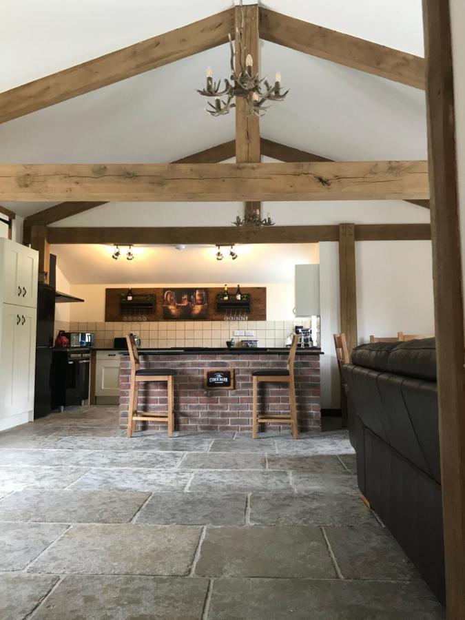 Trelaske Mill Cider Barn-With Hot Tub, Fire Pit Bbq Lewannick Buitenkant foto